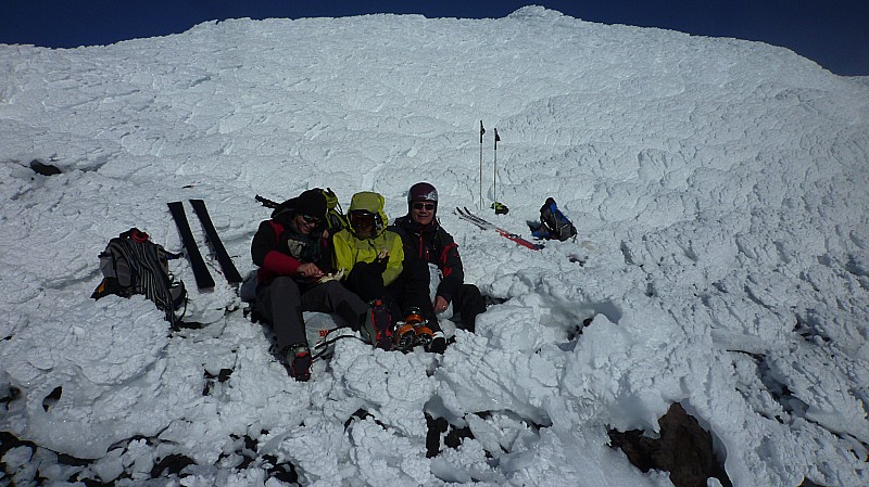 #10 Sommet : Marie, Christophe et Didier dans le cratère de l Sommet : Marie, Christophe et Didier dans le cratère de l'Antuco