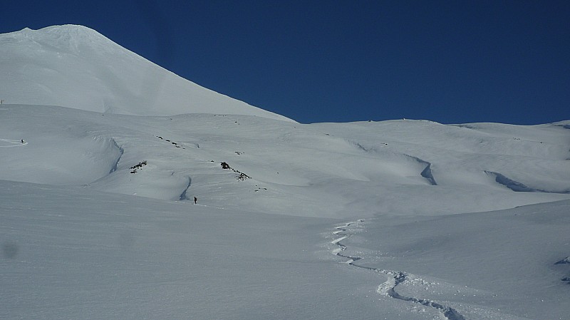 #13 Fin de descente : De la bonne poudreuse sur le bas avec l Fin de descente : De la bonne poudreuse sur le bas avec l'Antuco sur la gauche