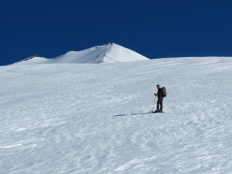 #2 Ascension : Christophe sous le Lonquimay Ascension : Christophe sous le Lonquimay