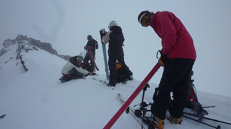 Au sommet : Au sommet du Colorado avec le vent violent mais une très belle descente nous attend.