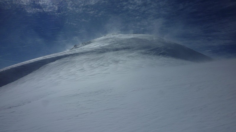 #7 Sommet : Vent violent sur le versant sud du volcan Chillan Nuevo (3186m) Sommet : Vent violent sur le versant sud du volcan Chillan Nuevo (3186m)