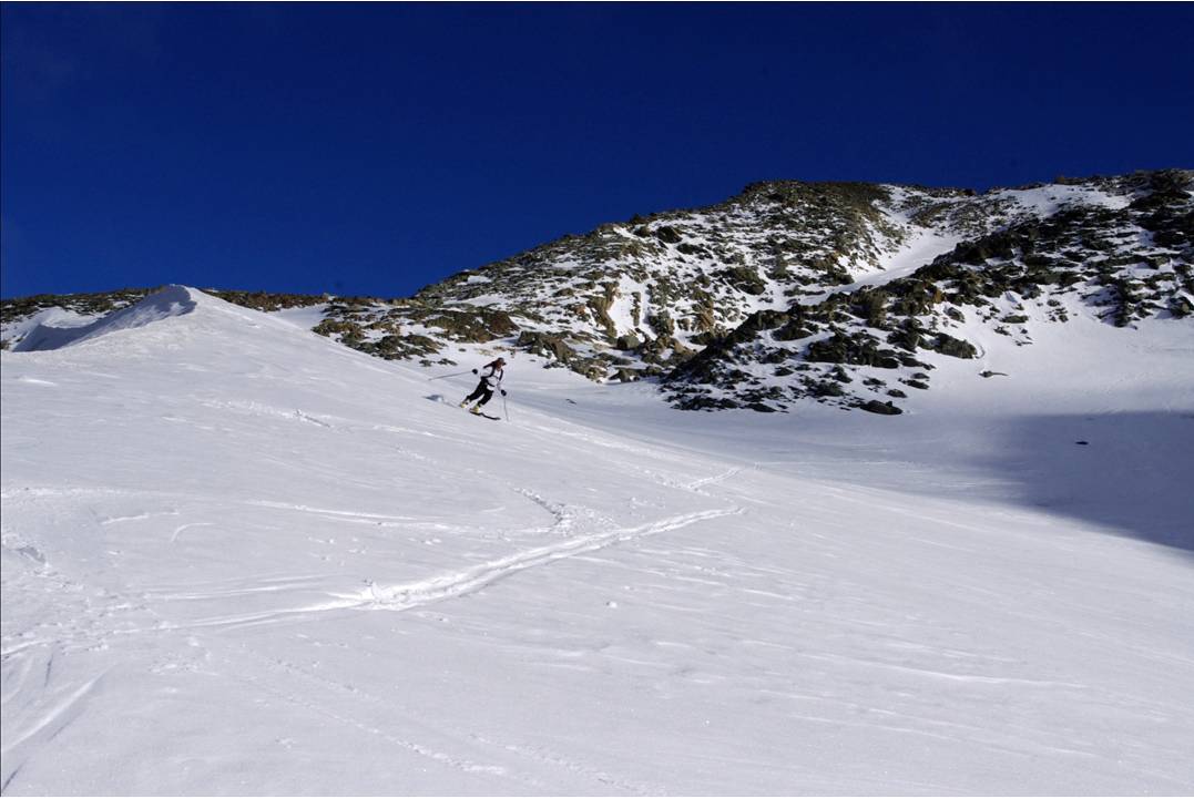 #13 Sur une vague : Sur la très belle vague de neige qui accroche le glacier du Grand Méan à la face de Monfret... les virages sont comme suspendus! Sur une vague : Sur la très belle vague de neige qui accroche le glacier du Grand Méan à la face de Monfret... les virages sont comme suspendus!