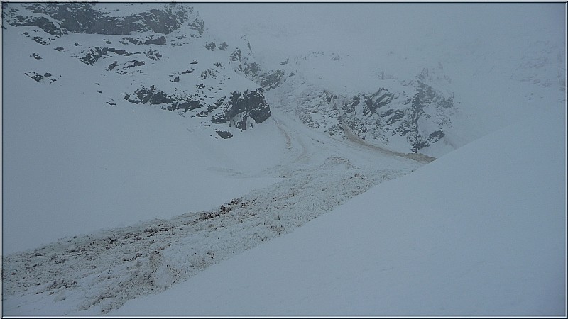 Avalanche : Partie haute de l'une des nombreuses avalanches et coulées.