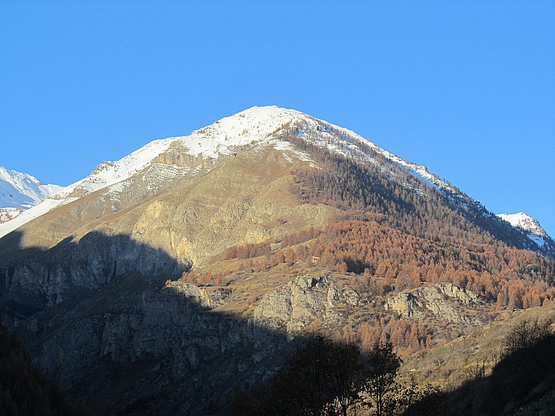 #1 Croix de Carlé : La neige est bien haute Croix de Carlé : La neige est bien haute