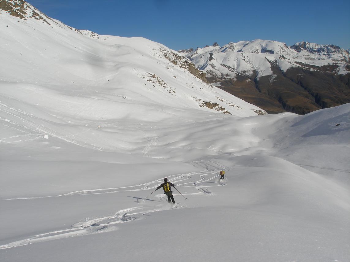 #11 encore quelques virages : avant de repeauter en face pour rejoindre le vallon du crachet bien traffolé! encore quelques virages : avant de repeauter en face pour rejoindre le vallon du crachet bien traffolé!