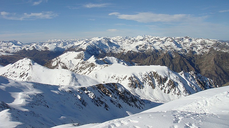 #6 Toute la chaine, vers l Toute la chaine, vers l'ouest : Cabanetta, Serrère