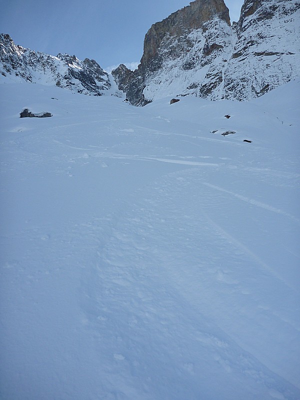 #15 Lourousa : Au niveau du bivouac, la neige est aussi bonne que ce qu Lourousa : Au niveau du bivouac, la neige est aussi bonne que ce qu'on avait esperer a la montee