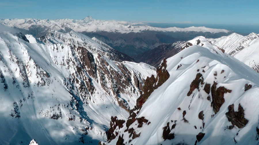 #15 2800m : Face à l 2800m : Face à l'Arc Alpin et l'italie/Piemont. Viso à G, Grand Paradis au centre et Mt Rose à Dr.