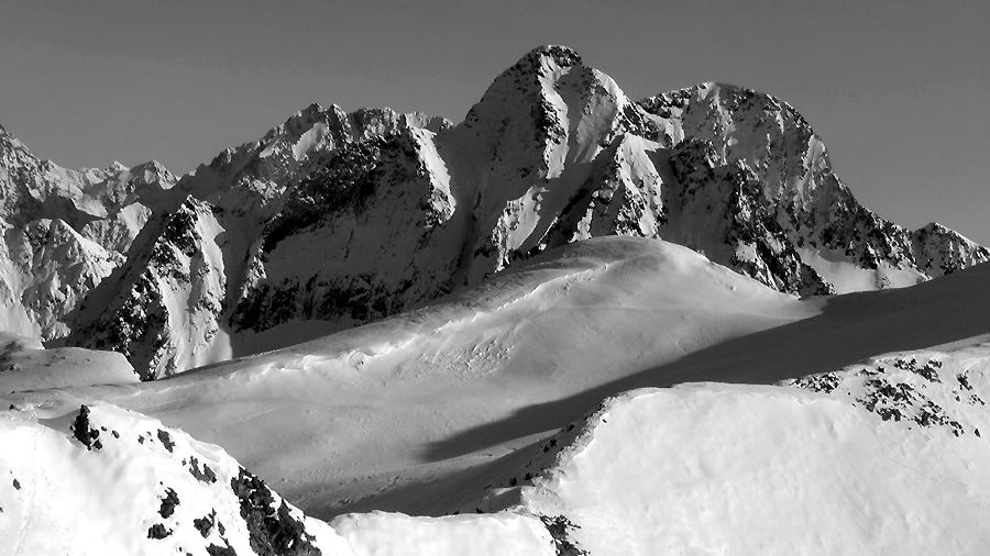 #8 2750m : Superbes faces nord italiennes, Argentera à G, Malinvern au centre, Tavels à Dr. 2750m : Superbes faces nord italiennes, Argentera à G, Malinvern au centre, Tavels à Dr.