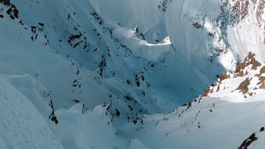 #14 2800m : les couloirs Nord fait par les Couturier le 20 et le 16 2800m : les couloirs Nord fait par les Couturier le 20 et le 16