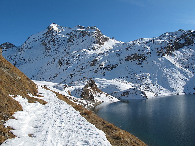 #5 Lac de la Sassière : Ambiance ski de printemps Lac de la Sassière : Ambiance ski de printemps