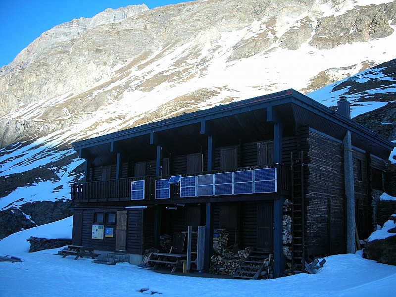 #5 Cime d Cime d' Oin : Refuge du Prariond: Nickel ! mais fermé !!!