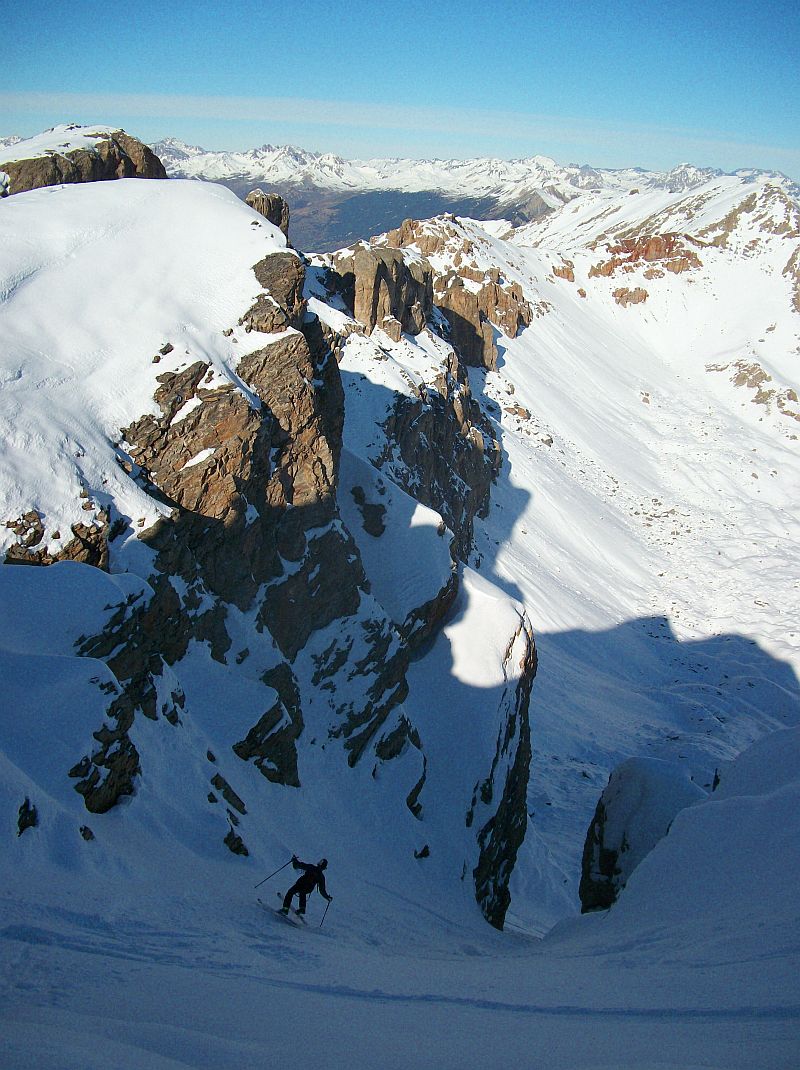 #12 Petit couloir N : On laisse la belle trace d Petit couloir N : On laisse la belle trace d'hier directe du sommet pour le petit couloir et sa belle ambiance