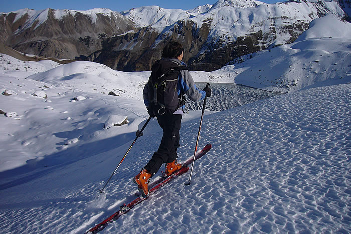 #1 Au-dessus du lac 01 : Superbe vue sur le lac gelé, prendre 5mn de pause pour écouter chanter la glace, ceux qui iront comprendront en prenant la pause.. Au-dessus du lac 01 : Superbe vue sur le lac gelé, prendre 5mn de pause pour écouter chanter la glace, ceux qui iront comprendront en prenant la pause..