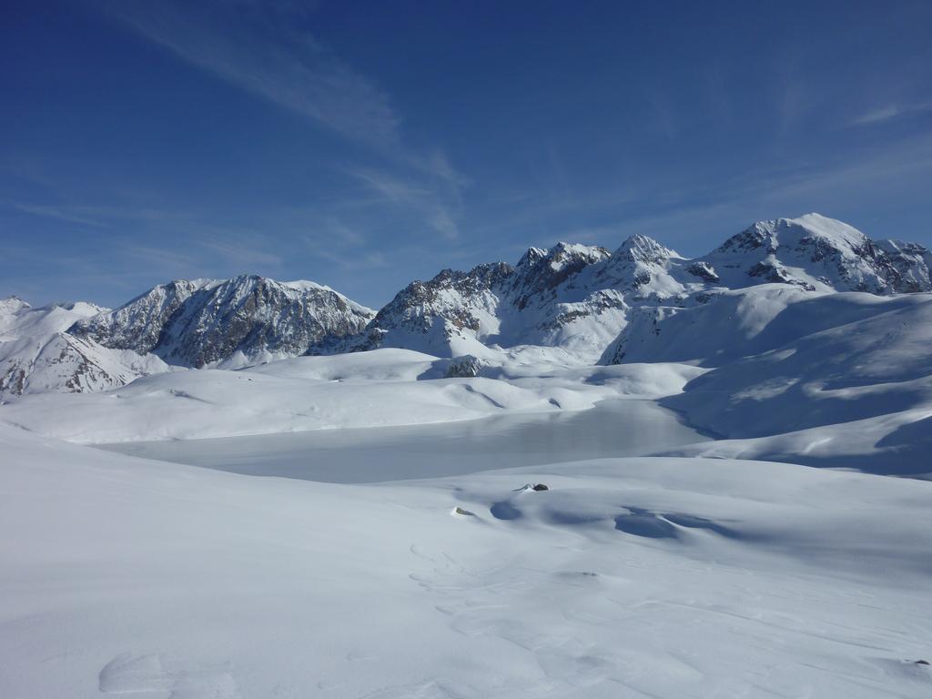 #3 Lac Marguerite : Un miroir de Glace Lac Marguerite : Un miroir de Glace