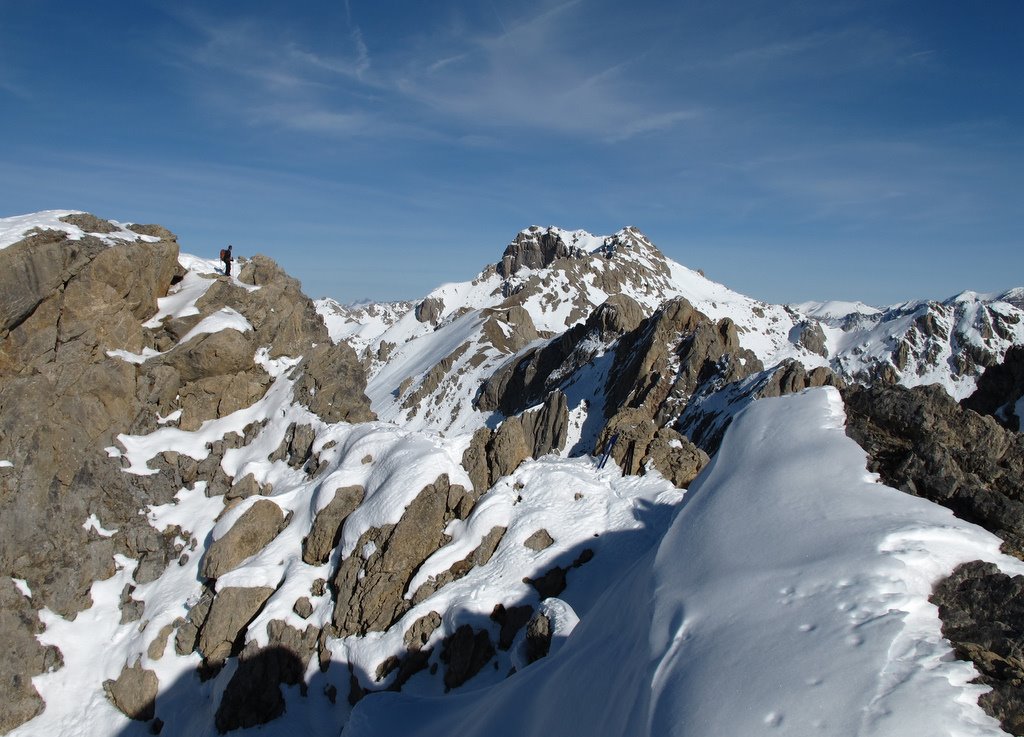 #5 Crête des Chalanches : Le Pic du Béal Traversier au second plan Crête des Chalanches : Le Pic du Béal Traversier au second plan