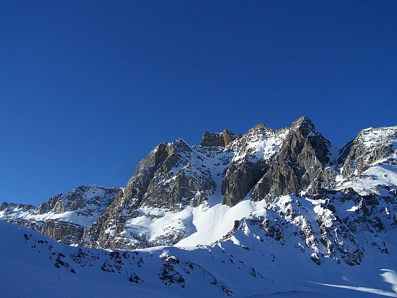 #2 Le Grand Argentier : Dans le Vallon de la Roue, vu sur la cime des Planettes et le col de la Roue. Le Grand Argentier : Dans le Vallon de la Roue, vu sur la cime des Planettes et le col de la Roue.