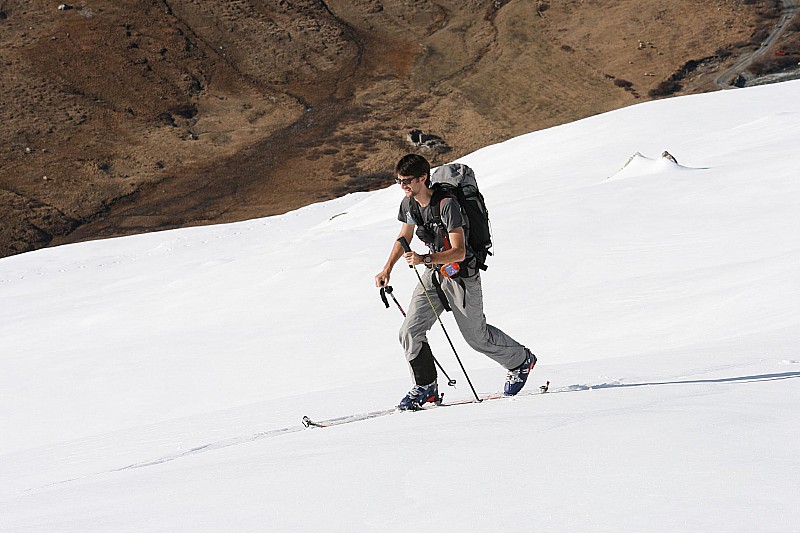 #2 Automne : Arnaldo à la recherche des 500 tonnes d Automne : Arnaldo à la recherche des 500 tonnes d'or de la Banque de France, vendues pour l'intérêt national en son temps par notre futur président.