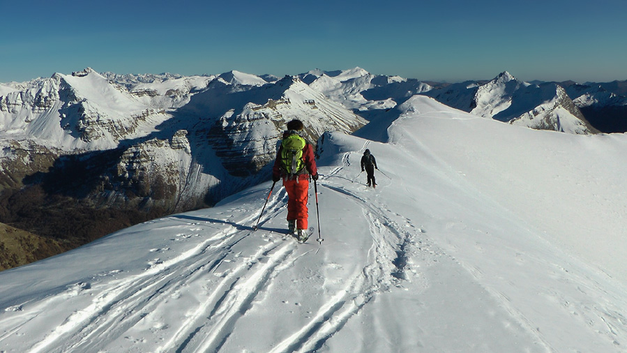 2822m : C'est parti pour une belle descente en poudre, inespéré !