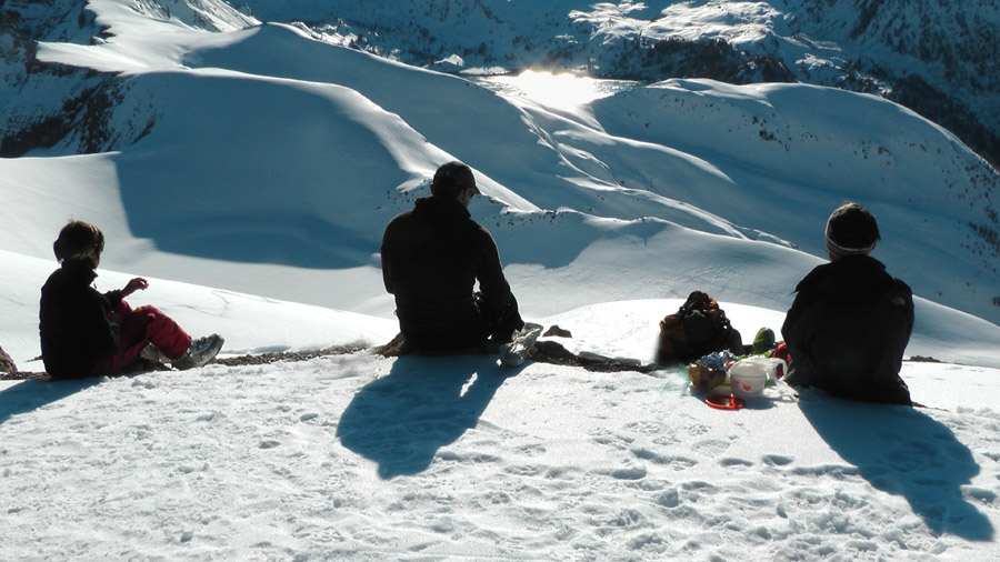 2822m : Pose casse croute et méditation face au lac