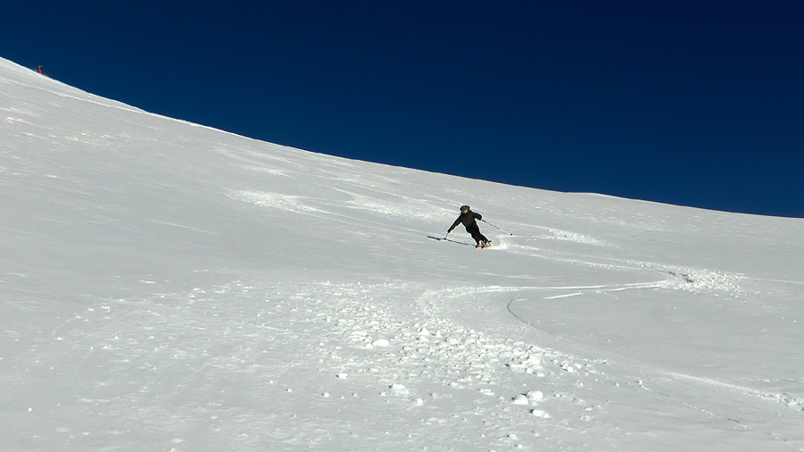 2750m : Eric envoie du lourd dans la poudre tassée du haut