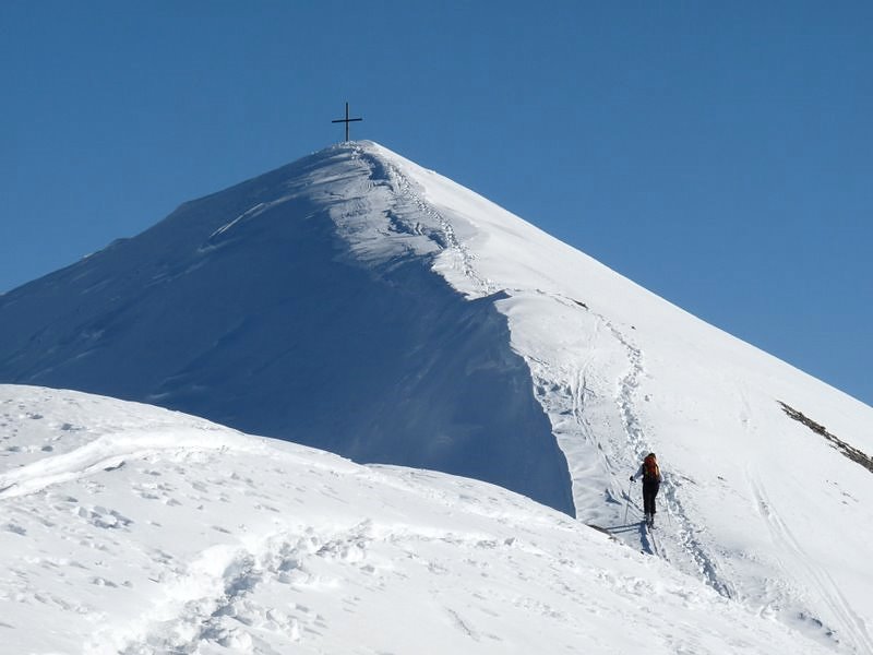 #3 Sommet en vue : Mini remontée sur le sommet Sommet en vue : Mini remontée sur le sommet