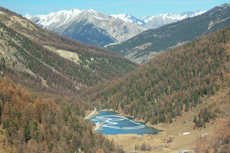 Lac de l'Orceyrette : Le lac , devenu circuit de glace naturel