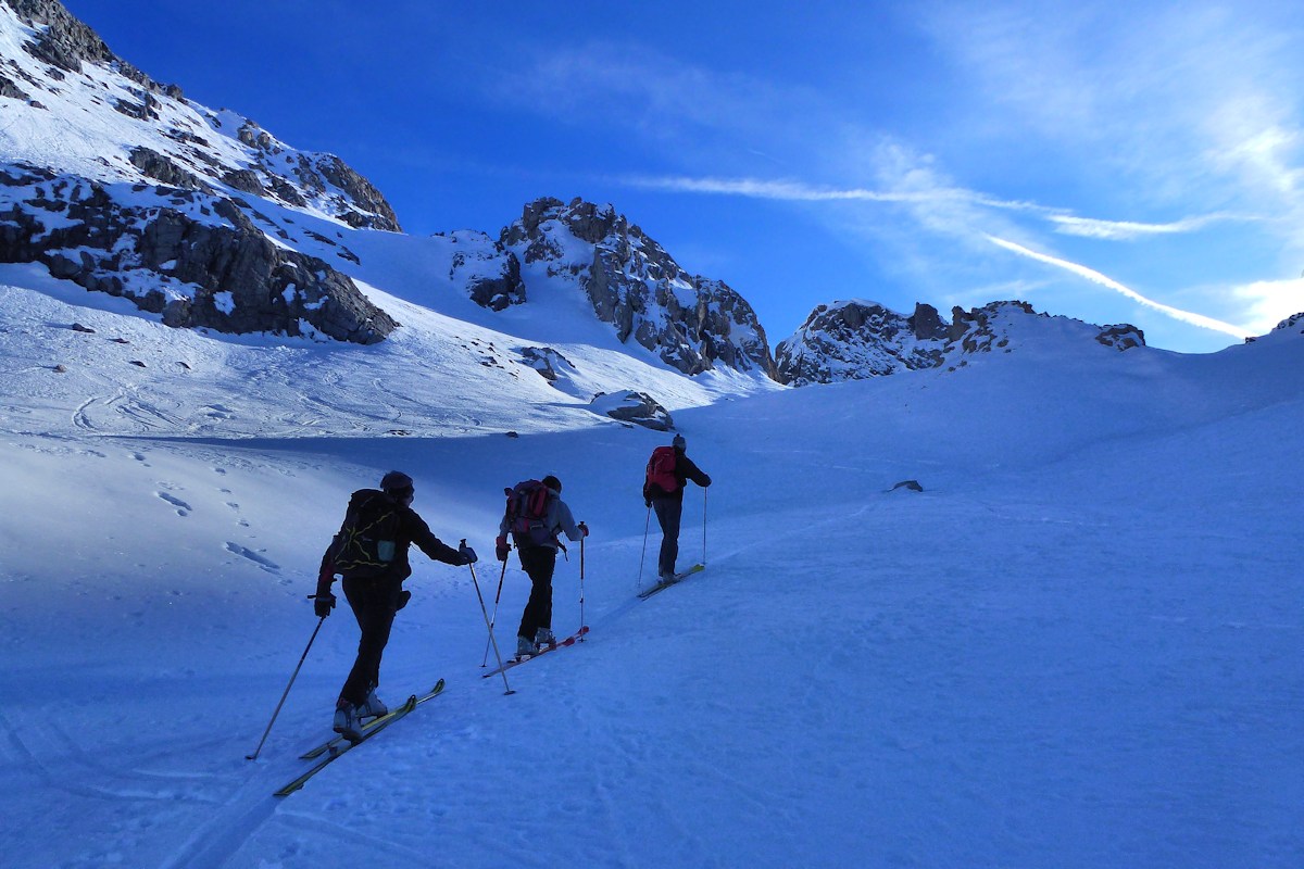 #4 Sous le col de la Roue : La jonction est faite avec le plaisir de retrouver Michèle et Bernard. Sous le col de la Roue : La jonction est faite avec le plaisir de retrouver Michèle et Bernard.