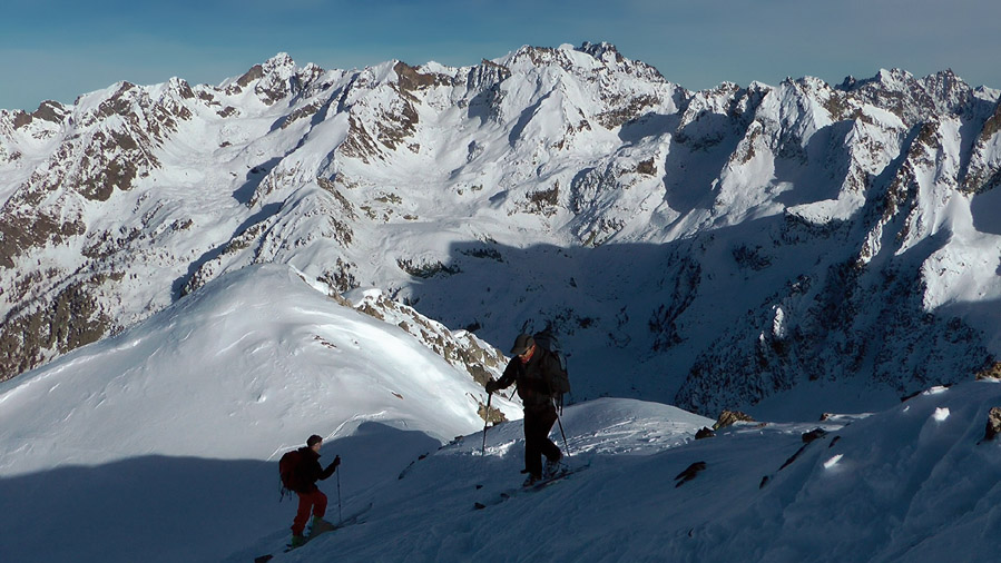 #22 2770m : Juste sous le sommet, le Mt Matto en A/R plan 2770m : Juste sous le sommet, le Mt Matto en A/R plan