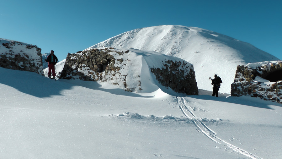 #6 2350m : On inspecte les lieux 2350m : On inspecte les lieux