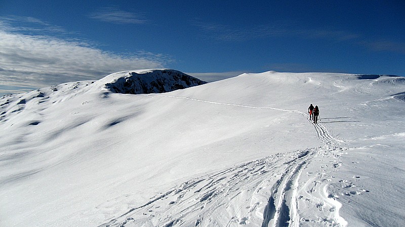 Sous le sommet : Pinpin et moms arrivent au sommet après une bonne séance de ski de fond ... ;)