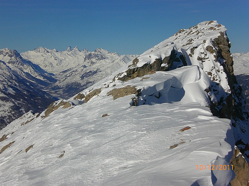 #5 Crêtes des Granges : Le point culminant 2835m de la Crête des Granges.
Depuis la vallée de la Guisane, celui-ci ressemble à un petit "doigt de Dieu", à droite du Grand Peygu. Crêtes des Granges : Le point culminant 2835m de la Crête des Granges.
Depuis la vallée de la Guisane, celui-ci ressemble à un petit "doigt de Dieu", à droite du Grand Peygu.