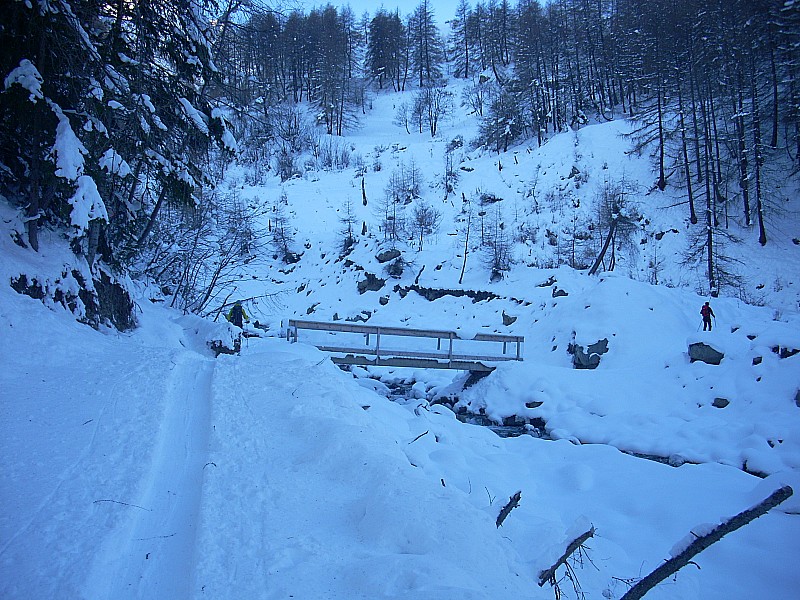 #2 le petit pont de bois : Neige en quantité. le petit pont de bois : Neige en quantité.