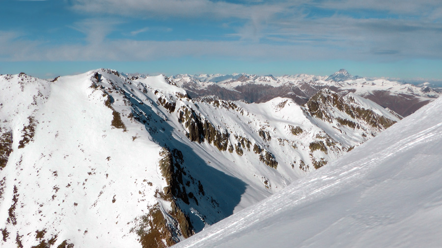 #15 2750m : Coté Cime Gias del Laghi, notre objectif initial, qu 2750m : Coté Cime Gias del Laghi, notre objectif initial, qu' Elpalmar a fait ce jour, le veinard !
Secteur Chambeyron en A/R plan