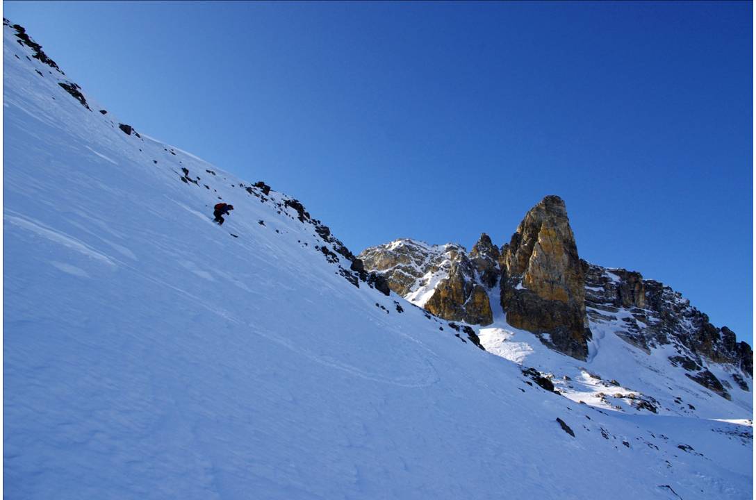 #8 Pierre dans la pente : Jolis virages de Pierre dans la descente en N... quelle sportivité pour un débutant du ski de montagne! Pierre dans la pente : Jolis virages de Pierre dans la descente en N... quelle sportivité pour un débutant du ski de montagne!