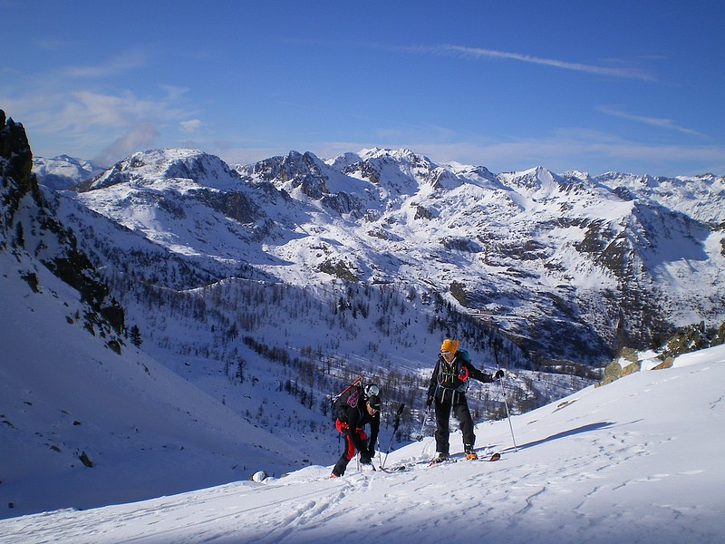#5 Colle dell Aver : Mes coéquipiers du jour prêts à attaquer sa remontée. Colle dell Aver : Mes coéquipiers du jour prêts à attaquer sa remontée.