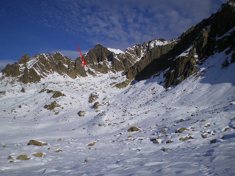 #2 Comba Riva Blanca : Objectif déjà en vue (oui le petit sommet blanc tout au fond)
Sous la flèche le collet et la Rocca San Giovanni à sa gauche. Comba Riva Blanca : Objectif déjà en vue (oui le petit sommet blanc tout au fond)
Sous la flèche le collet et la Rocca San Giovanni à sa gauche.