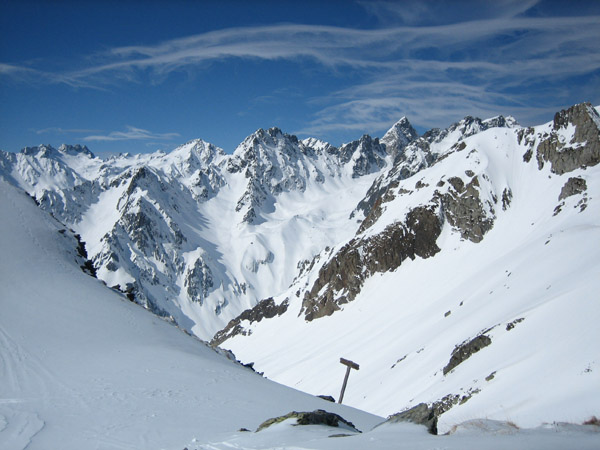 #1 Col des Balmettes : Du col des Balmettes, la vue sur Belledonne. Superbe ! Col des Balmettes : Du col des Balmettes, la vue sur Belledonne. Superbe !