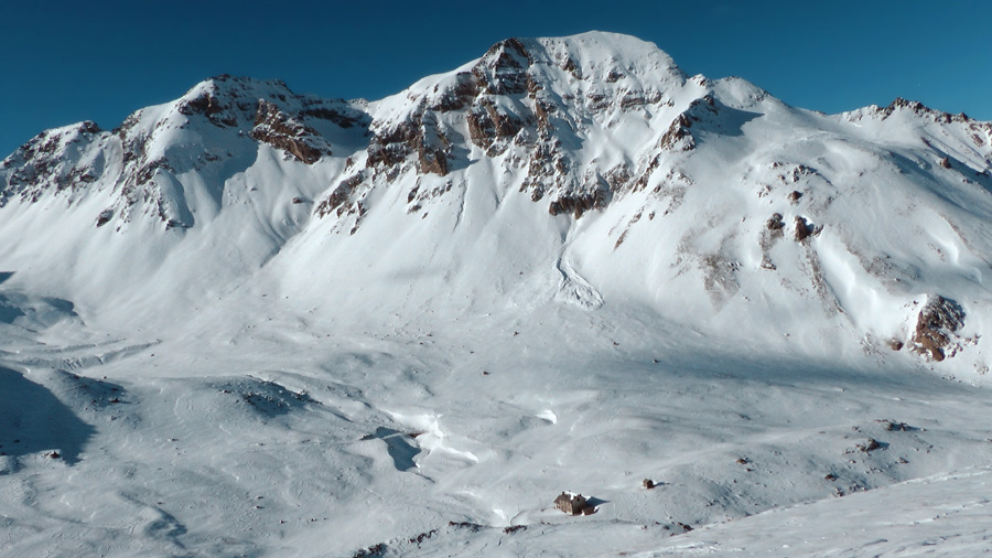 #13 2500m : Secteur Trou de l 2500m : Secteur Trou de l'Aigle bien chargé (refuge de la Cayole en bas)