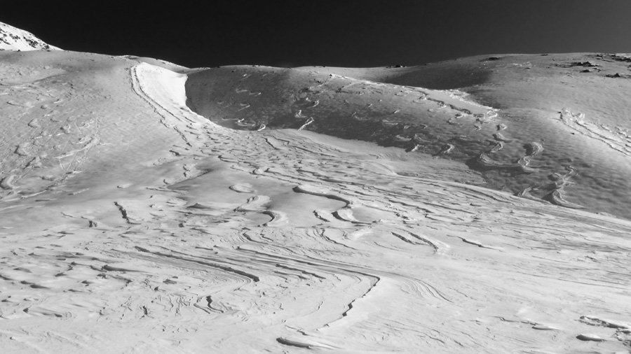 #15 2500m : La combe W de Gipière passée au Scanner, le vent a fossilisé les anciennes traces 2500m : La combe W de Gipière passée au Scanner, le vent a fossilisé les anciennes traces