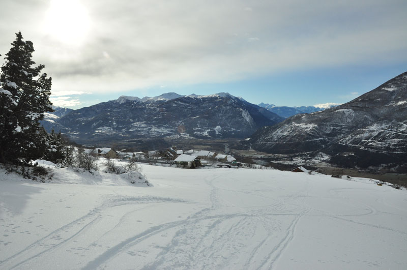 #1 La Platte : Départ du Villard. Pas mal de traces du samedi et du dimanche. La Platte : Départ du Villard. Pas mal de traces du samedi et du dimanche.