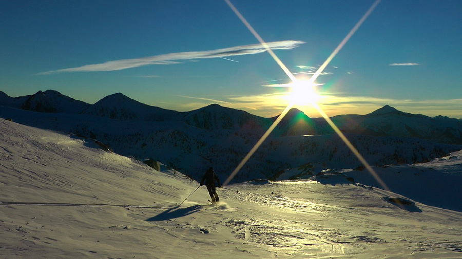 2400m : Descente du colle dei Morti au soleil couchant