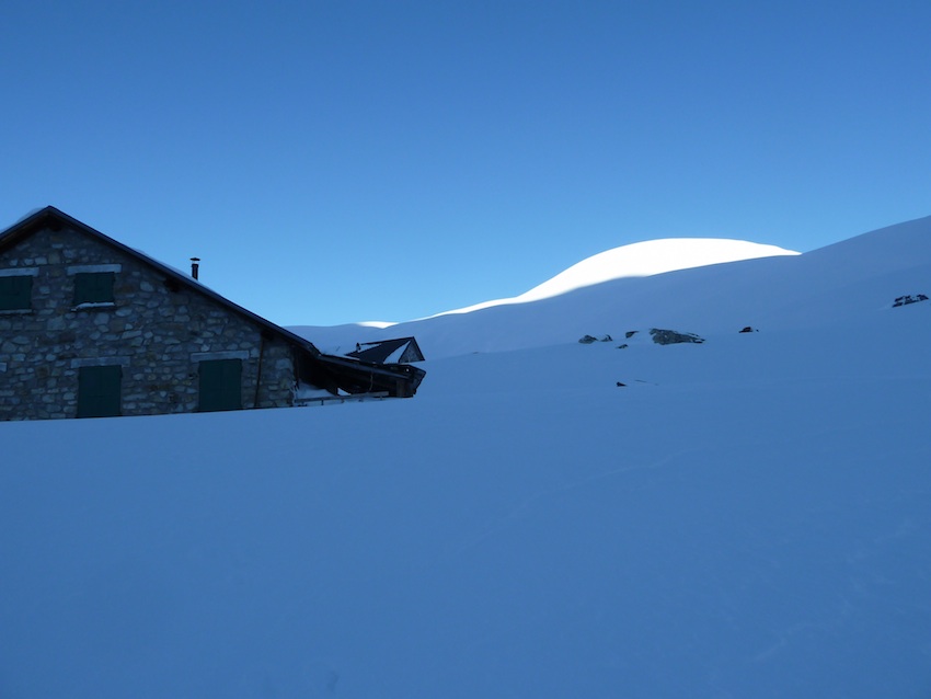 #4 Aux granges du Galibier : Le sommet juste derrière Aux granges du Galibier : Le sommet juste derrière