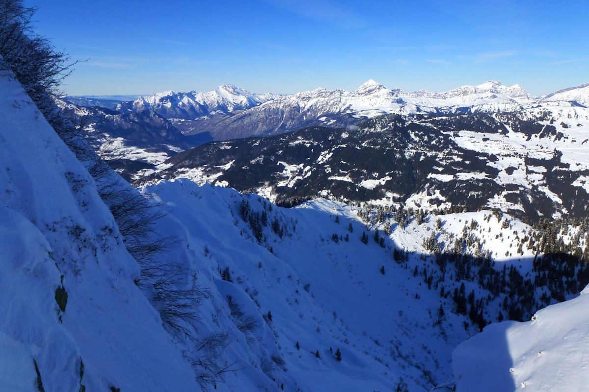 #7 Vue vers le Nord-Ouest : Ou l Vue vers le Nord-Ouest : Ou l'on remarque la Tournette et le Mont Charvin.