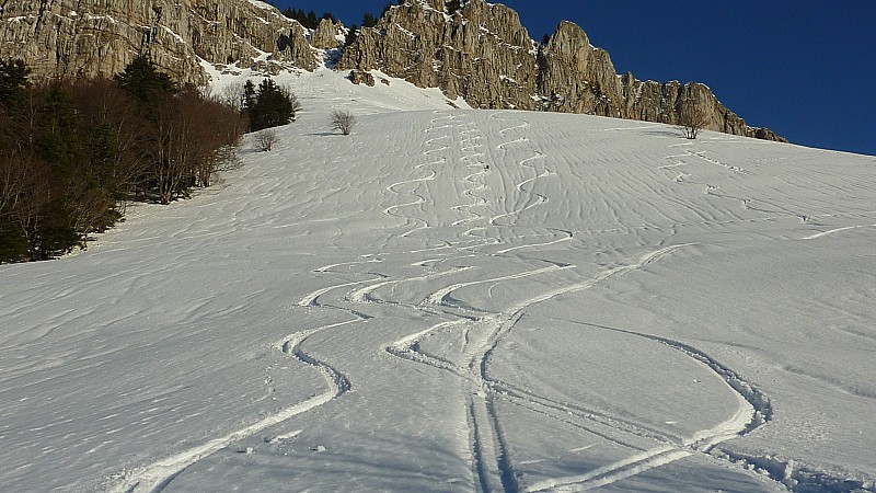 #6 Col de la ruchere bis : nos "meilleurs" traces de la journée dans une neige lourde sous le couloir Ouest. Col de la ruchere bis : nos "meilleurs" traces de la journée dans une neige lourde sous le couloir Ouest.