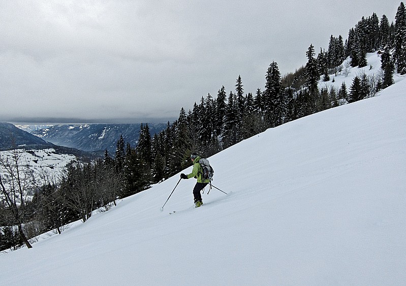 #1 crève tête : on baisse la tête sous le bas plafond crève tête : on baisse la tête sous le bas plafond