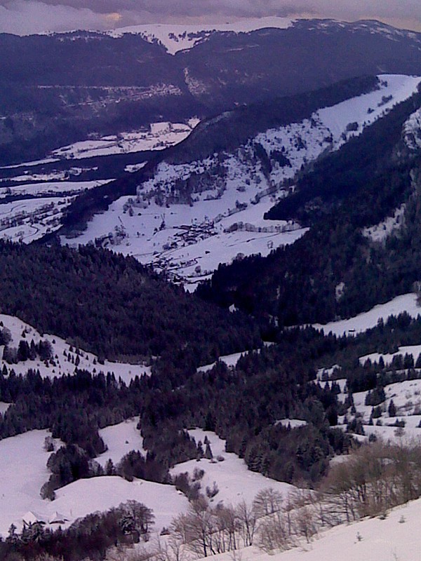 Mont Devant au loin : vue sur l'itinéraire de montée descente