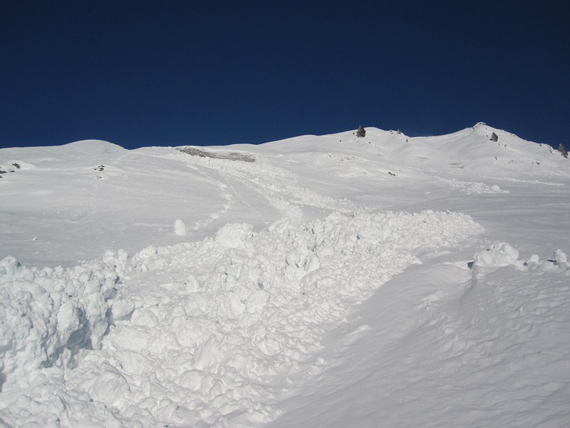 #2 Chemin du col de la Golèse : Les pentes Est dominant le chemin sont déjà bien torturées Chemin du col de la Golèse : Les pentes Est dominant le chemin sont déjà bien torturées