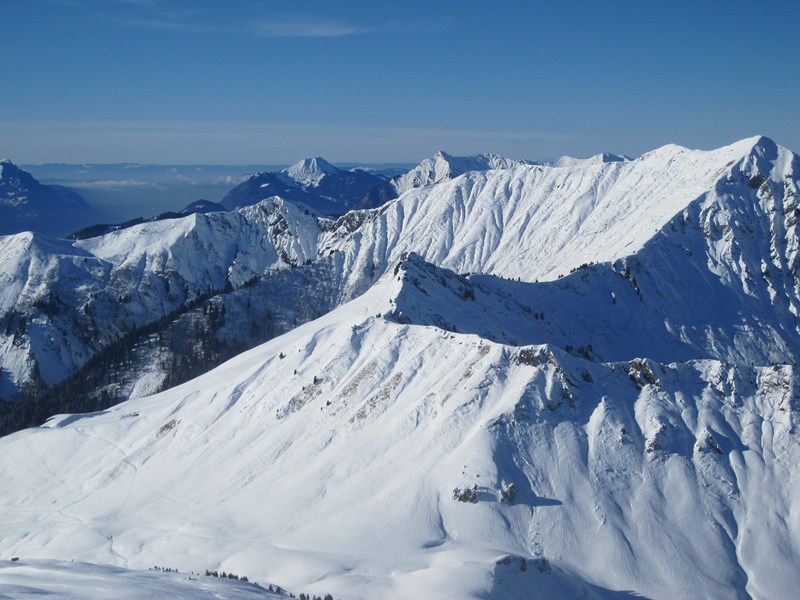#6 Vue vers les vallées : Les montagnes se découpent parfaitement au divers niveaux Vue vers les vallées : Les montagnes se découpent parfaitement au divers niveaux