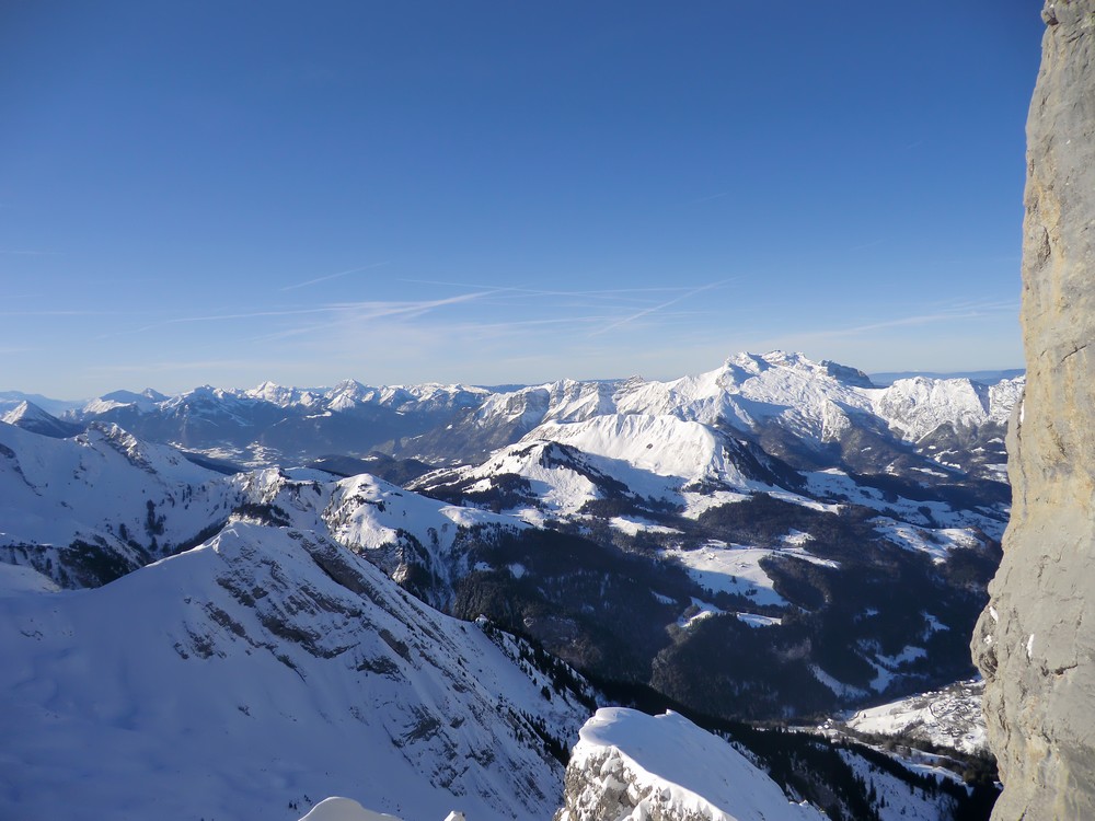 #6 magnifique : la tournette en premier plan et les bauges au loin magnifique : la tournette en premier plan et les bauges au loin